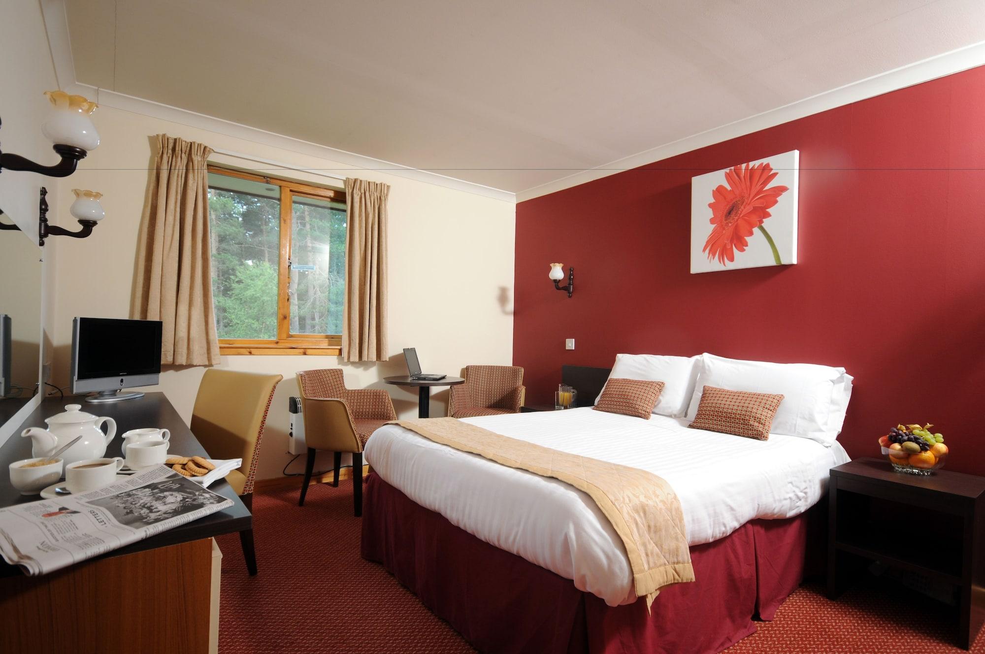 Highlander Hotel 'A Bespoke Hotel' Newtonmore Exterior foto