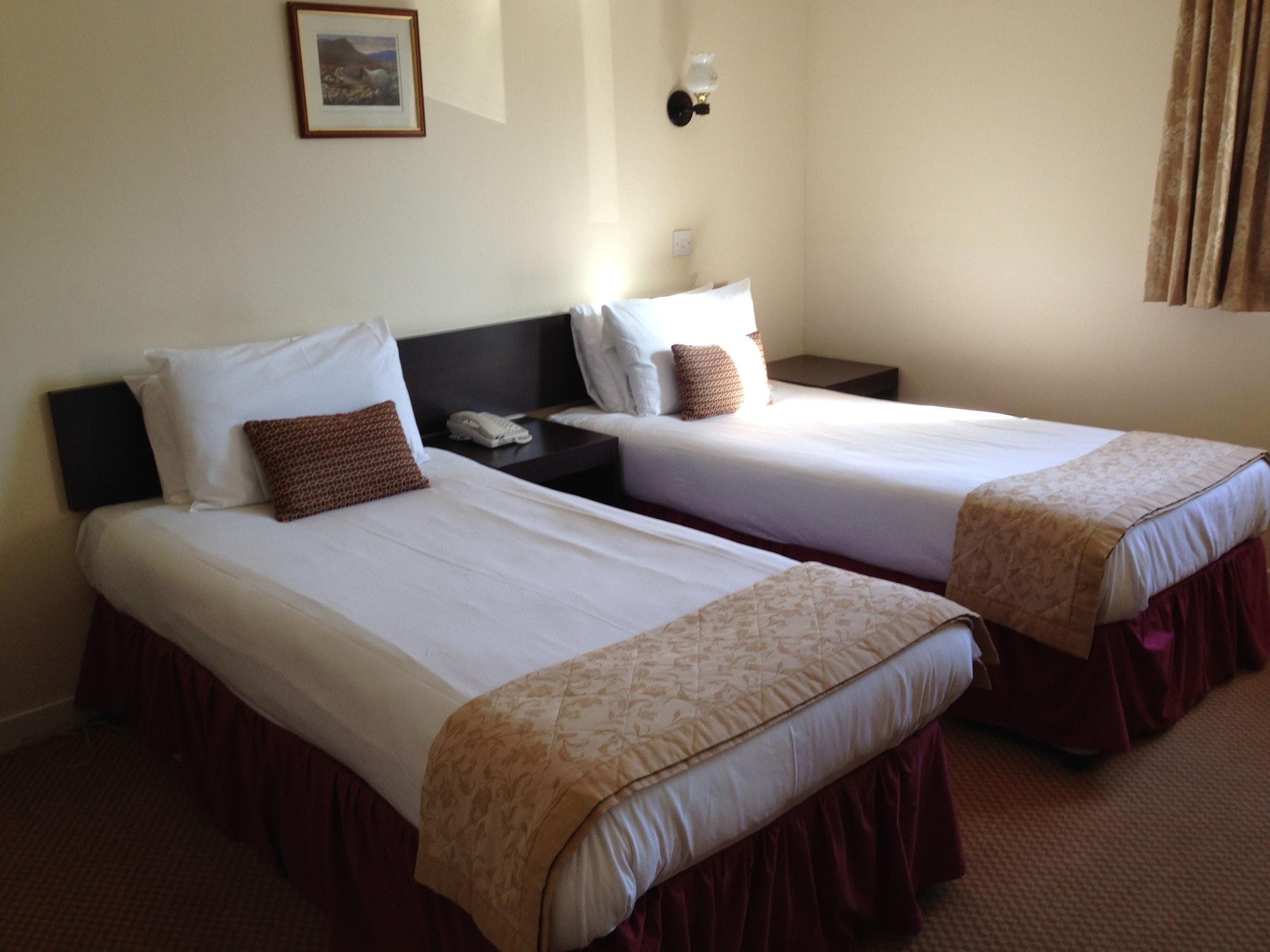 Highlander Hotel 'A Bespoke Hotel' Newtonmore Exterior foto