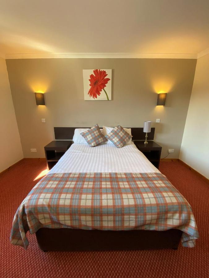 Highlander Hotel 'A Bespoke Hotel' Newtonmore Exterior foto