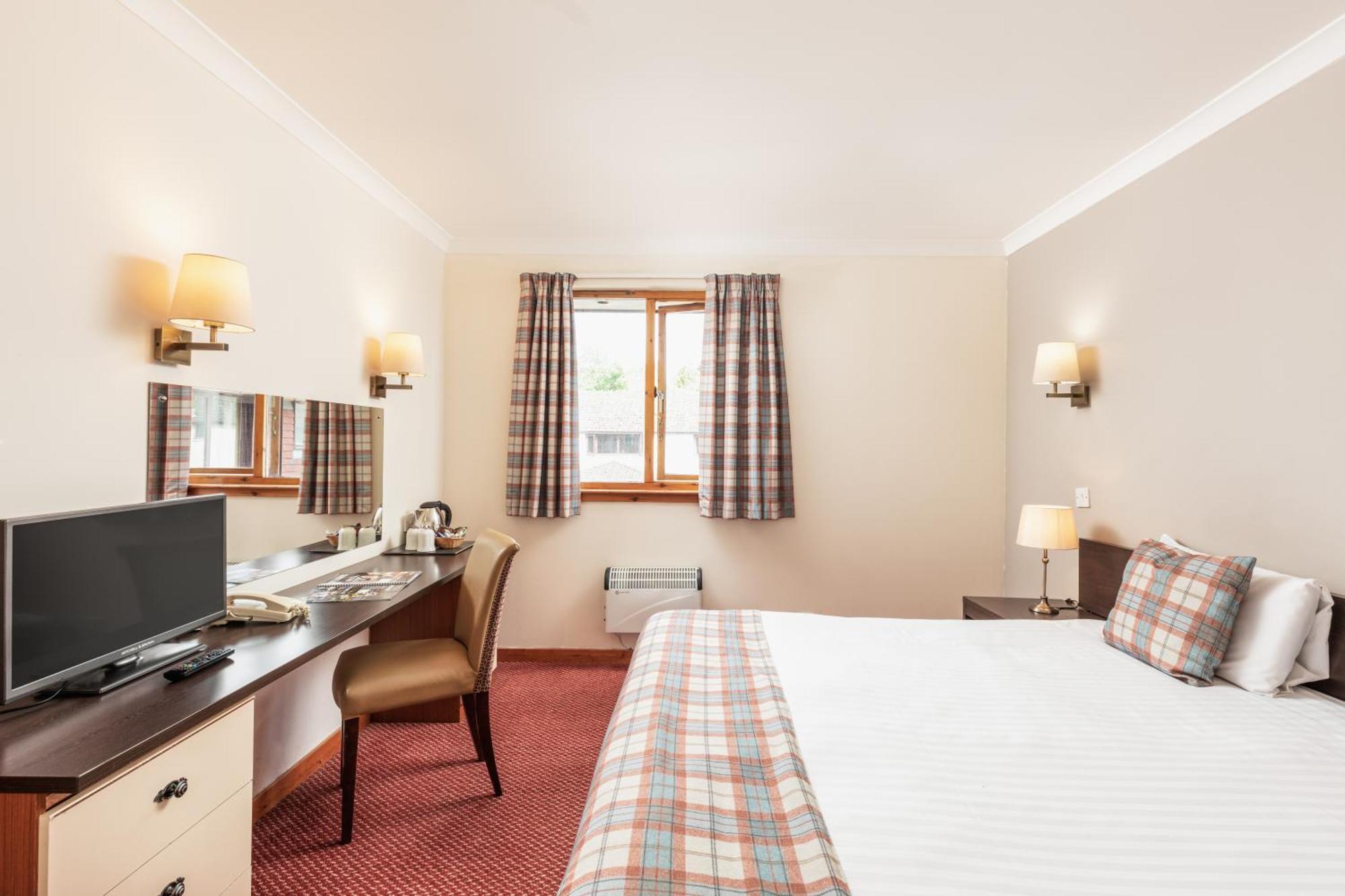 Highlander Hotel 'A Bespoke Hotel' Newtonmore Exterior foto