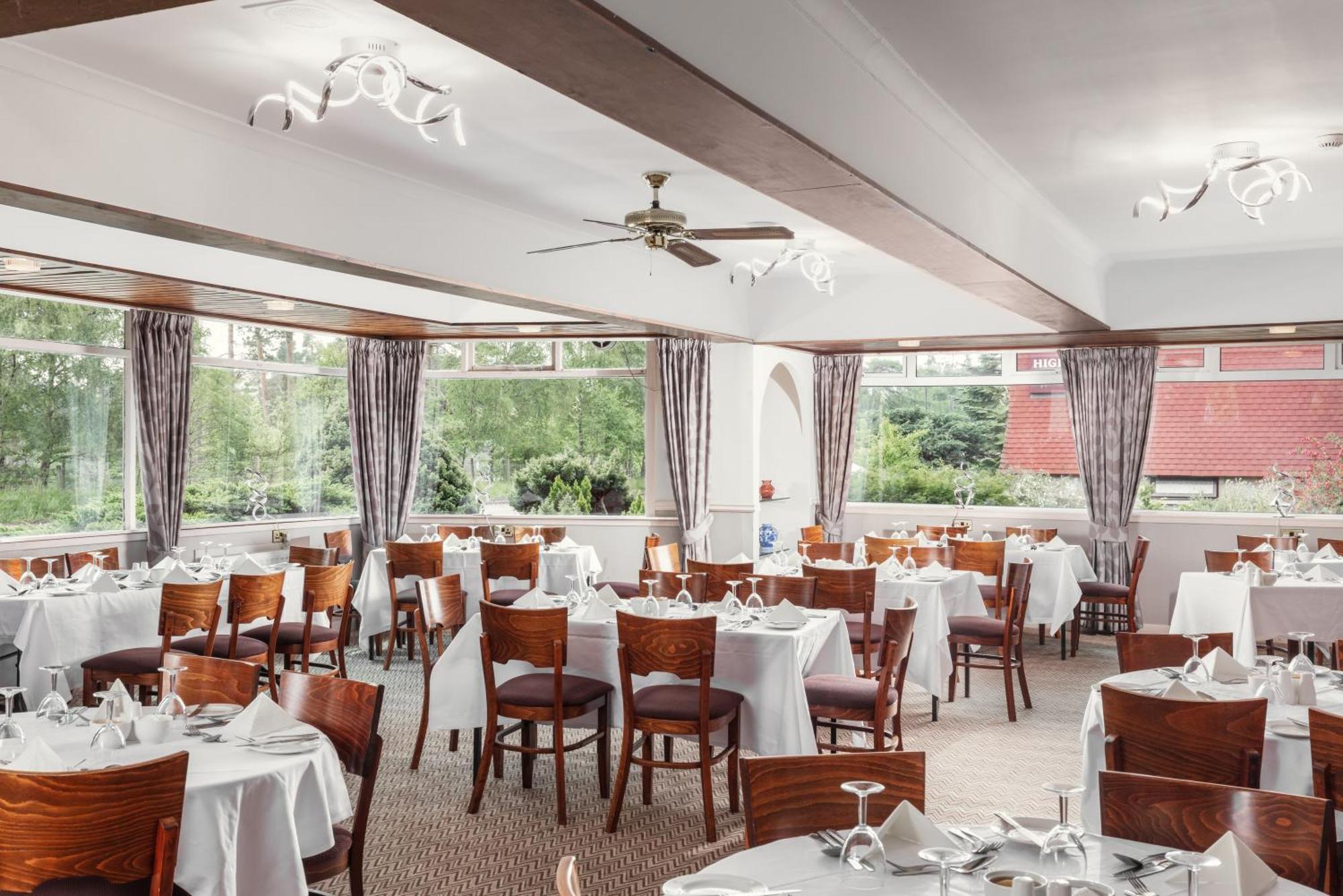 Highlander Hotel 'A Bespoke Hotel' Newtonmore Exterior foto